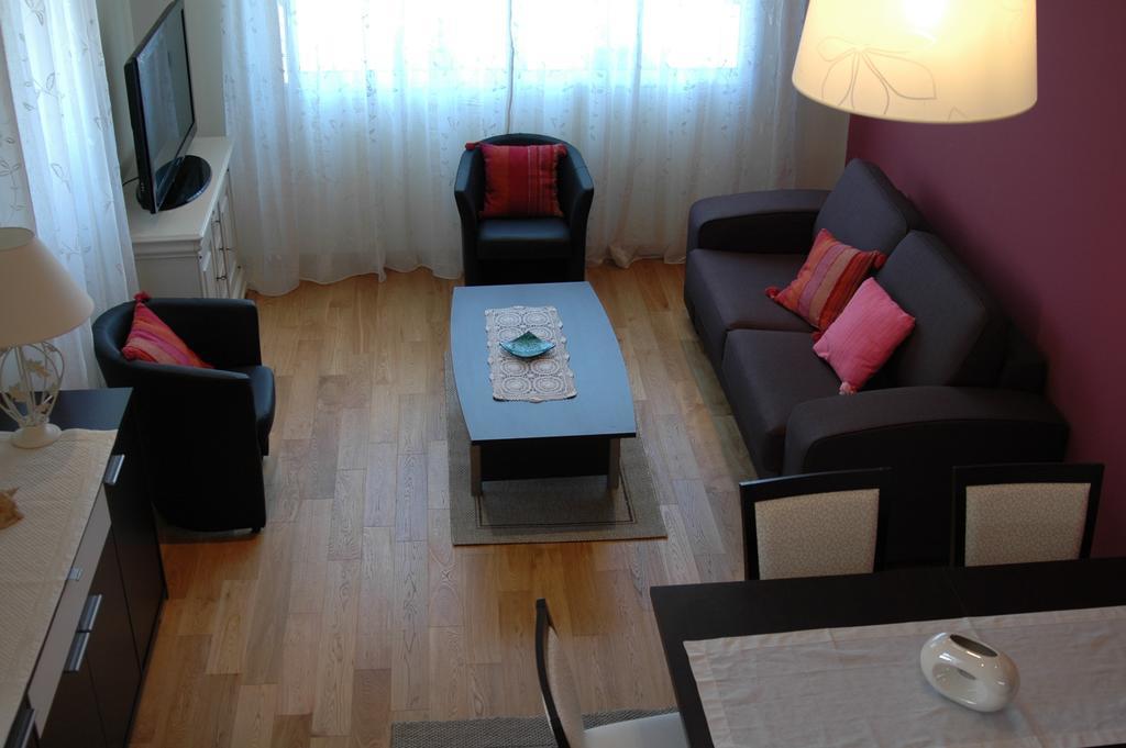 Gite Mireille Carros Habitación foto